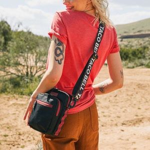 Calpak x Taco Bell Diablo Sauce Packet Crossbody Bag ACB2101 Black New